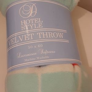 Hotel Style, Velvet Throw 50"×60"